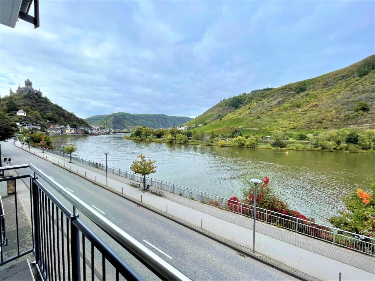 Moselpromenade Villa Moselufer, Panorama & Burg Cochem Blick, Netflix, Balkon Extérieur photo