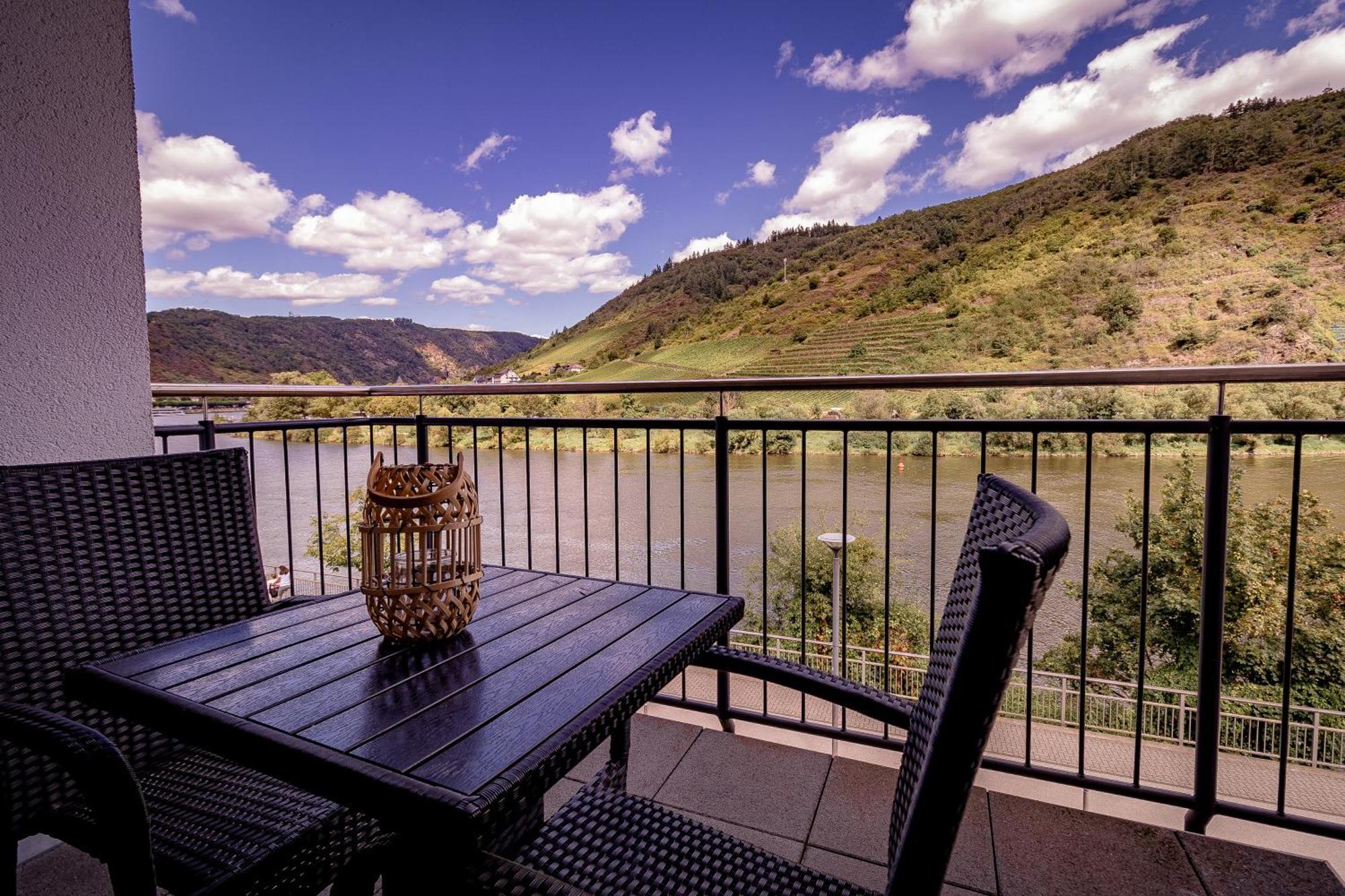 Moselpromenade Villa Moselufer, Panorama & Burg Cochem Blick, Netflix, Balkon Extérieur photo